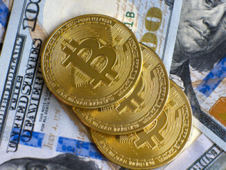 Famed Economist Doubts Bitcoin Will Become Global Currency, Says 'It's Not Going to Replace the Dollar'
