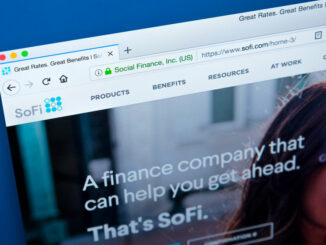 SoFi share prices down 2% after Billionaire Chamath Palihapitiya sold 15% of his position in SoFi