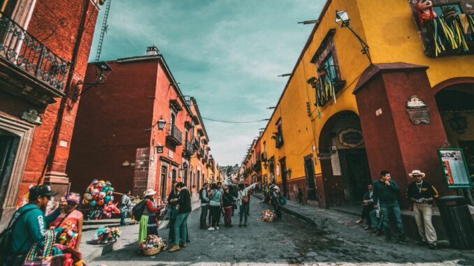 Mexican Remittances Are the Continent’s Largest; Crypto Companies Want a Cut