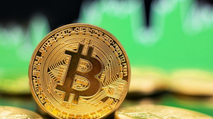 Bitcoin Rally As Altcoins Turn Green, Pushes Market Above $1 Trillion Threshold