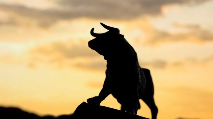Bitcoin Retakes $17K as Interest Rates Plunge Following Economic Reports