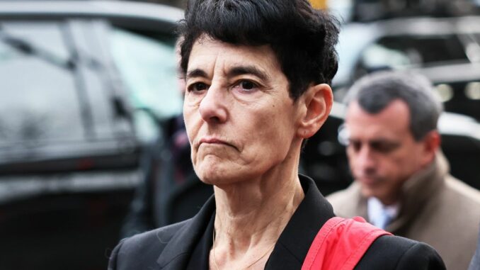 Sam Bankman-Fried’s Mother and Brother Not Cooperating in Financial Probe, FTX Lawyers Say