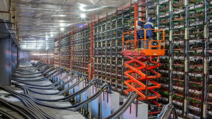 Bitcoin miners selling