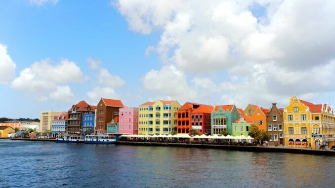 Crypto Casino Rollbit's Token Drops 20% Amid Licensing Concerns