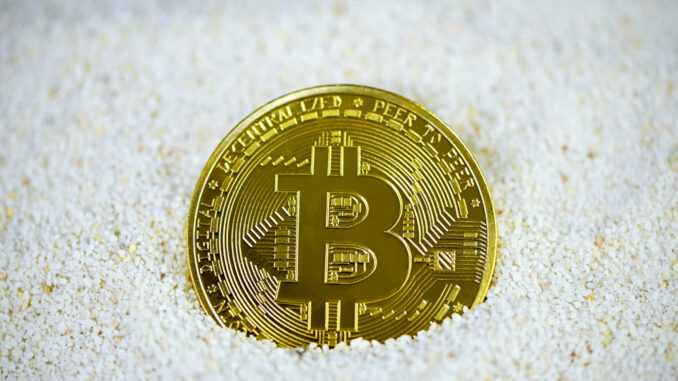 Warren Buffett sees bitcoin as a ‘gambling token’