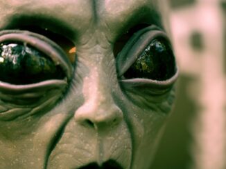 Aliens Exist. And They Use Cryptocurrency