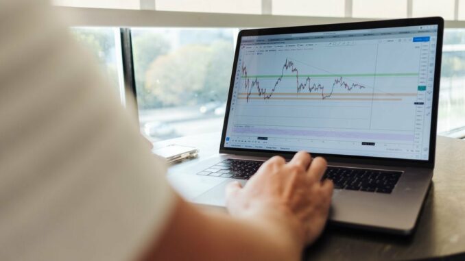 The horizontal resistance line with the upward sloping lower bound of support represents ascending triangle pattern. (TradingView/CoinDesk)