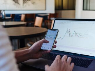 Bitcoin short-term holder realized price or average cost basis. (LookIntoBitcoin)