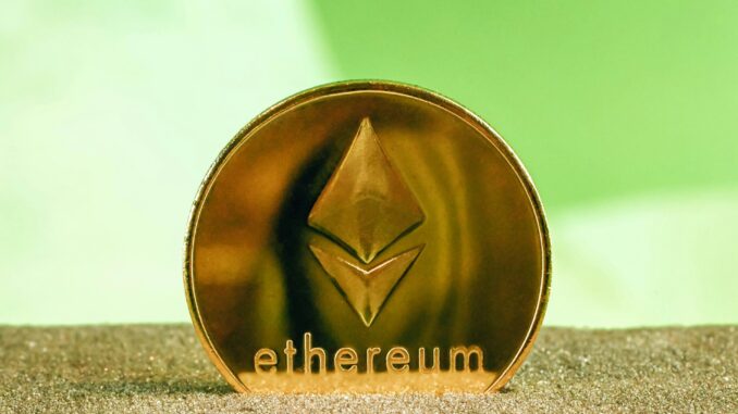 Ethereum koers herstelt na FOMC schommeling – welke crypto nu kopen?