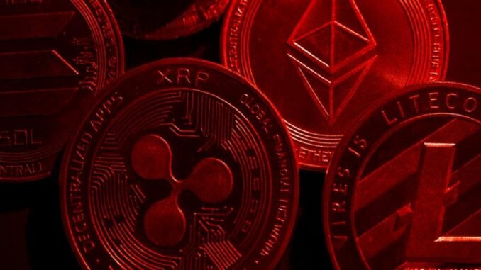 Crypto liquidations surge past $800M with notable market cap decline